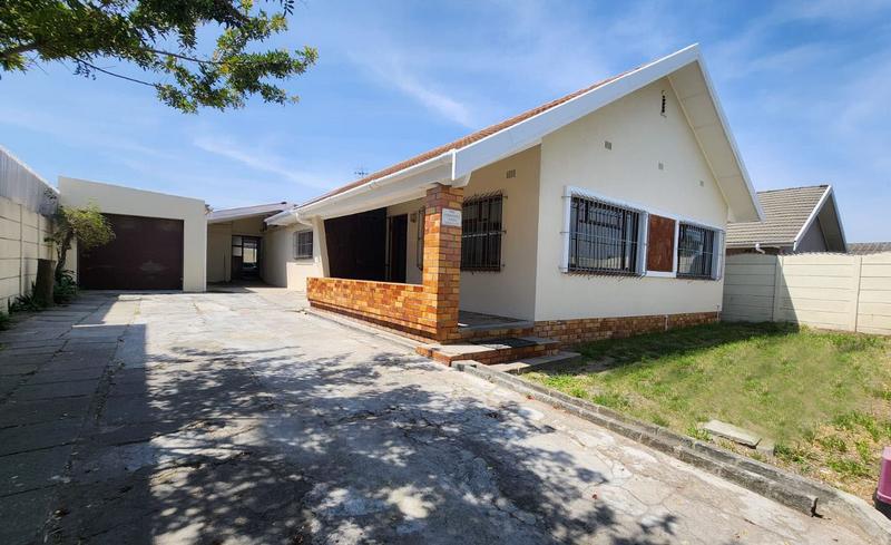 4 Bedroom Property for Sale in Glen Lilly Western Cape